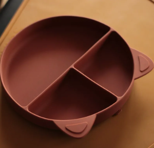Plaque à compartiments en silicone Naé - Marron
