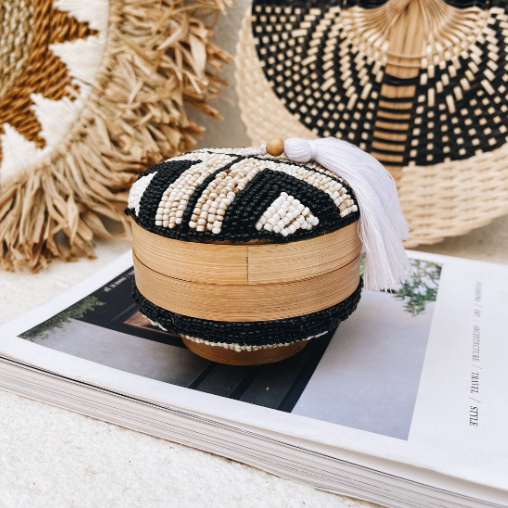 Boîte à perles ronde avec pompon - Plage de sable