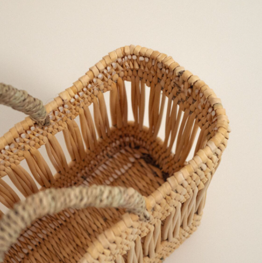 Panier de courses en paille