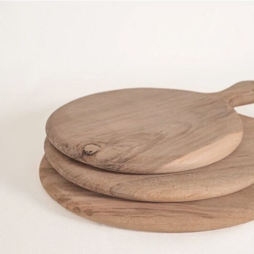 Planche ronde à découper en noyer