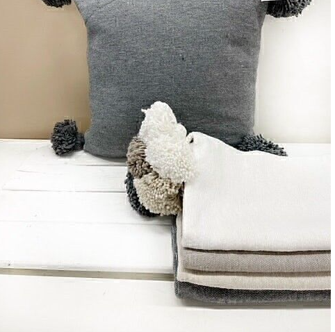 Housse de Coussin Pompon Carré