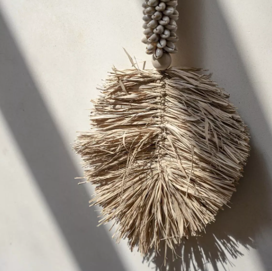 Le pompon coquillage raphia - crème naturel