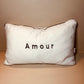 Coussin en lin brodé "Amour "