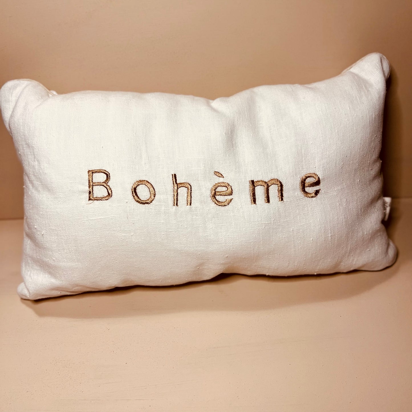 Coussin en lin brodé "Bohème "